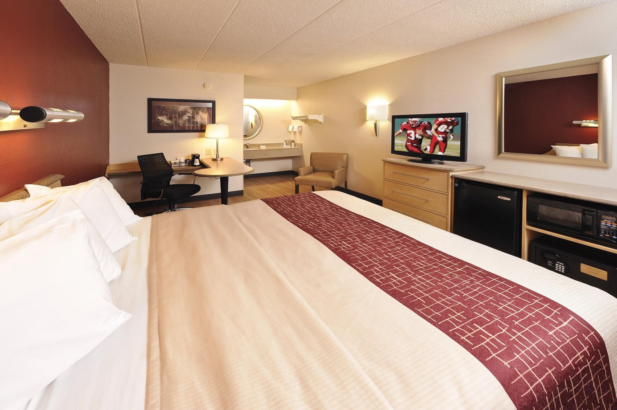 Red Roof Inn Dayton North Airport Экстерьер фото