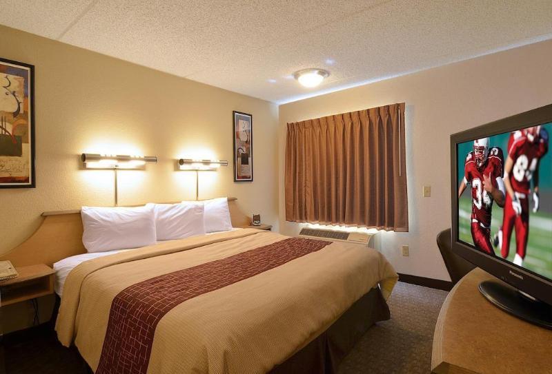 Red Roof Inn Dayton North Airport Экстерьер фото