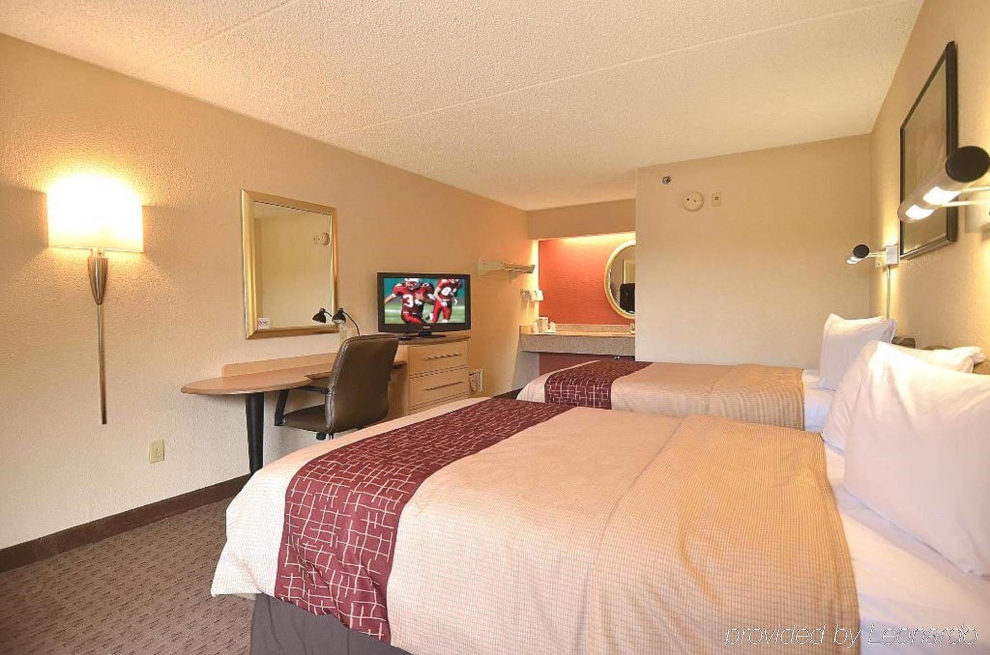 Red Roof Inn Dayton North Airport Номер фото